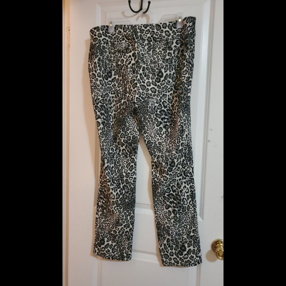 NY&Co 7th Avenue Pull-On Slim Leg Pant Black/White Leopard Print XL
